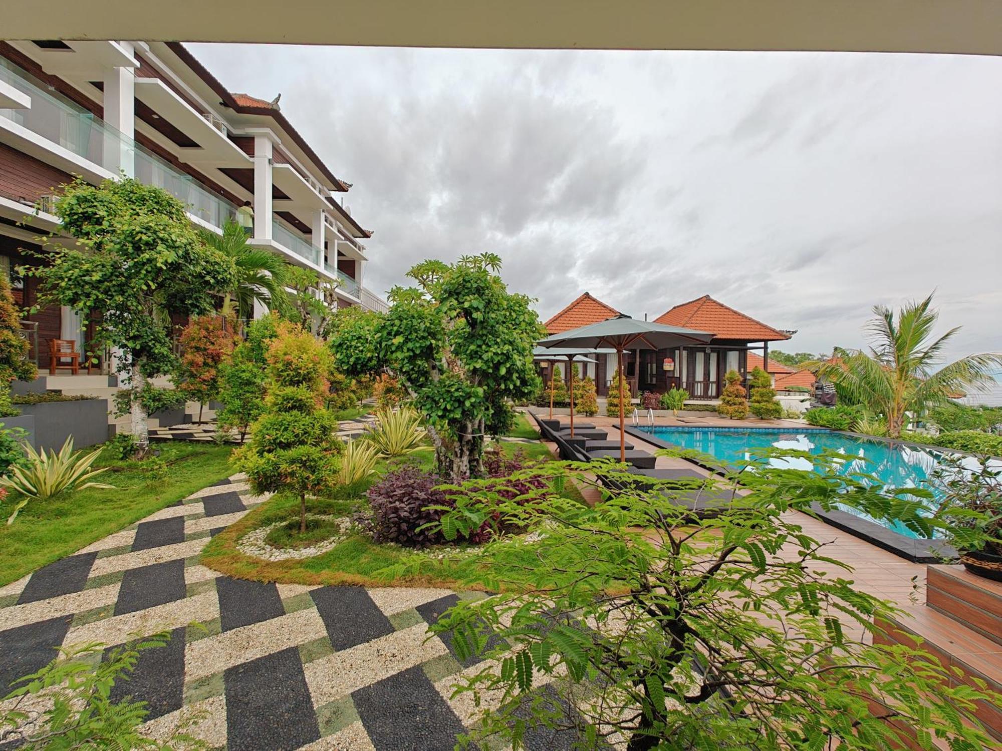 Nusa Sedayu Hotel By Ocean View Batununggul Екстериор снимка