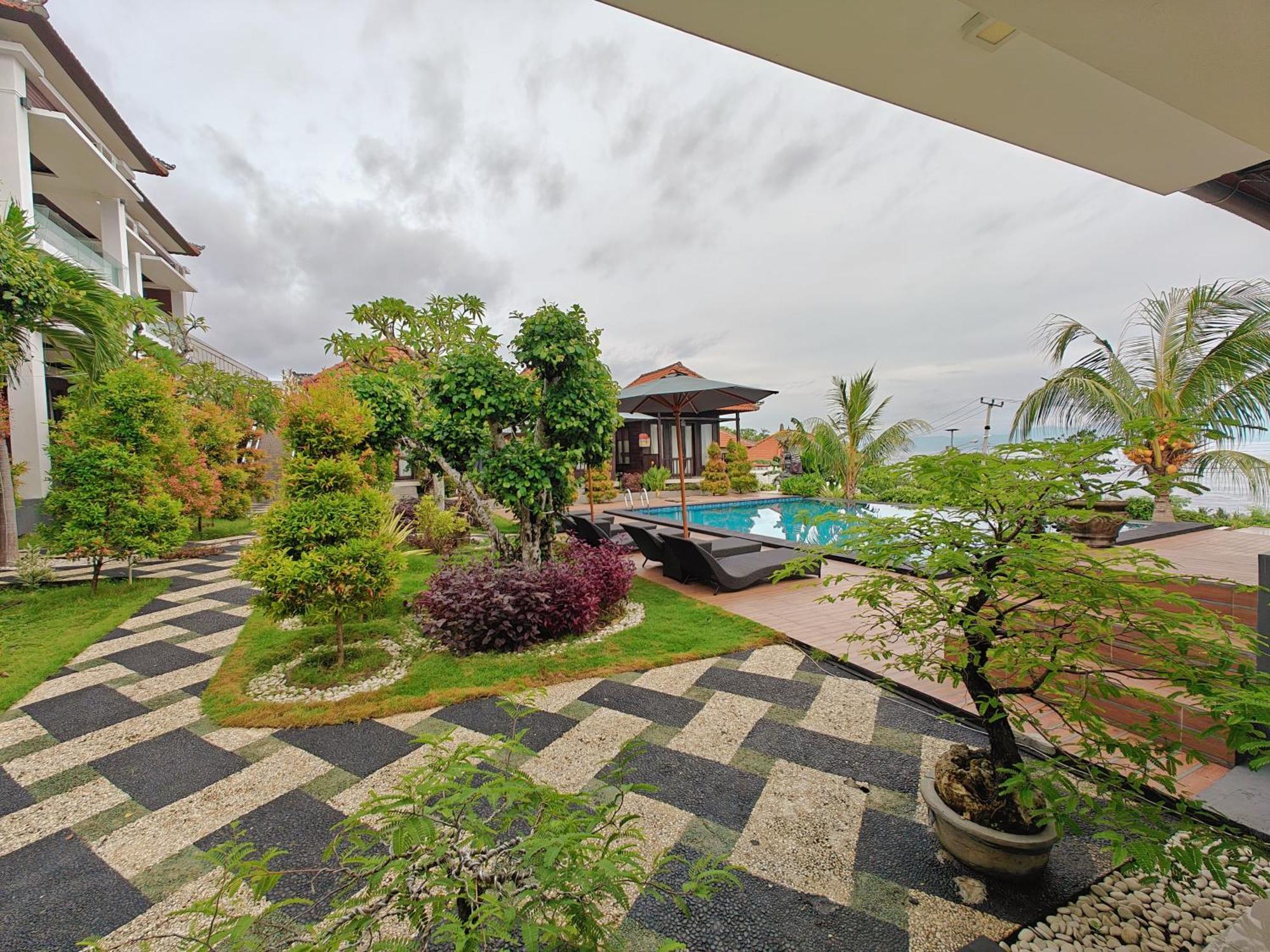 Nusa Sedayu Hotel By Ocean View Batununggul Екстериор снимка