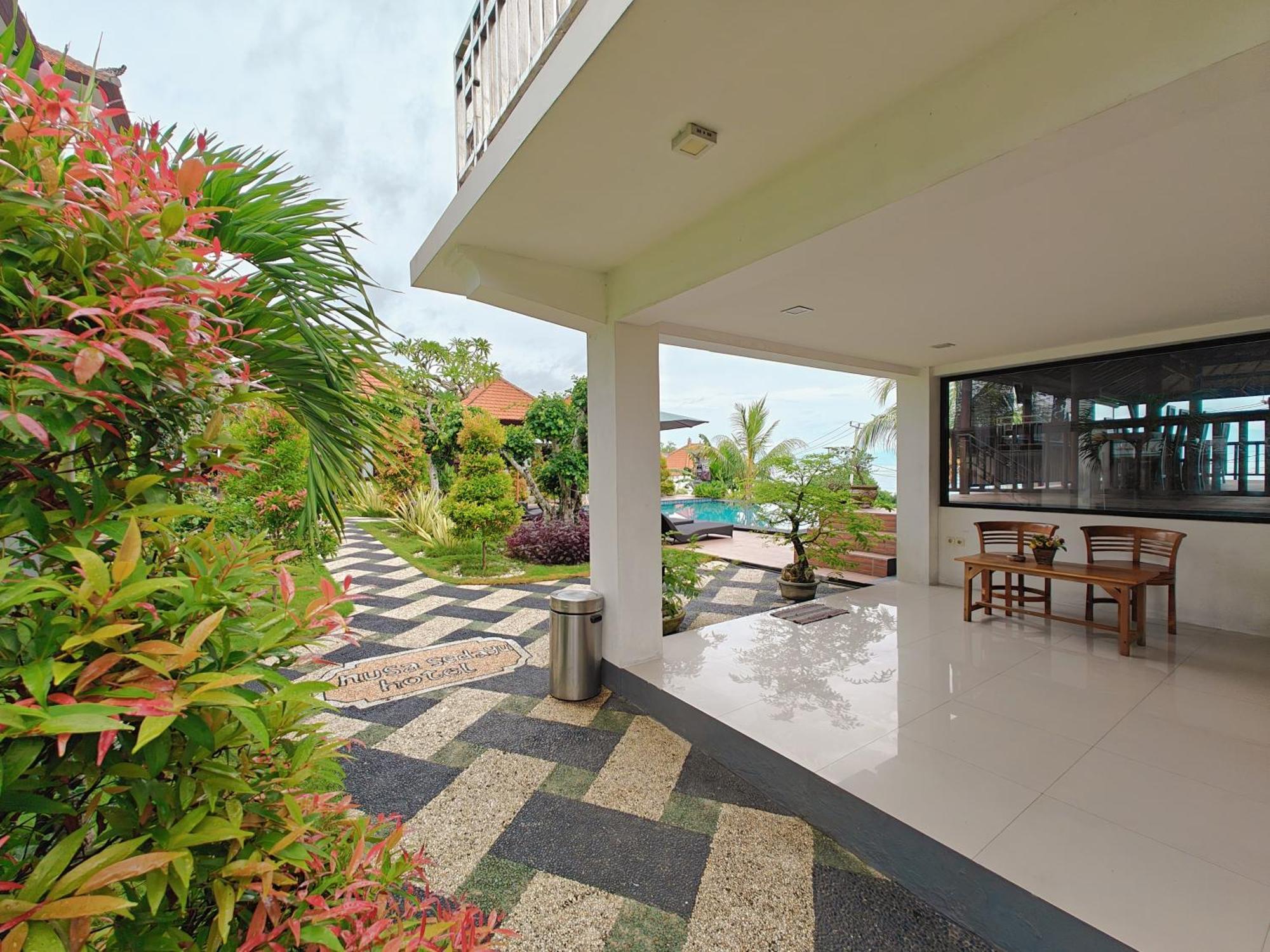 Nusa Sedayu Hotel By Ocean View Batununggul Екстериор снимка